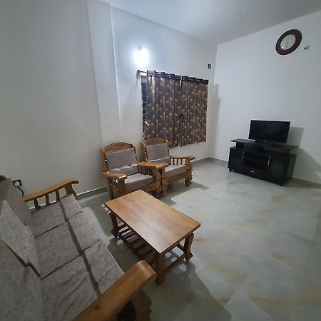 Jk Homestay Mysore Luaran gambar