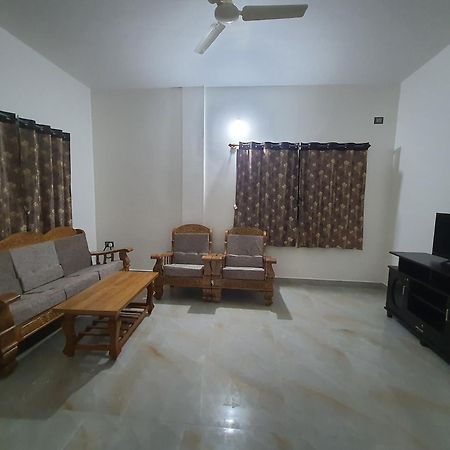 Jk Homestay Mysore Luaran gambar